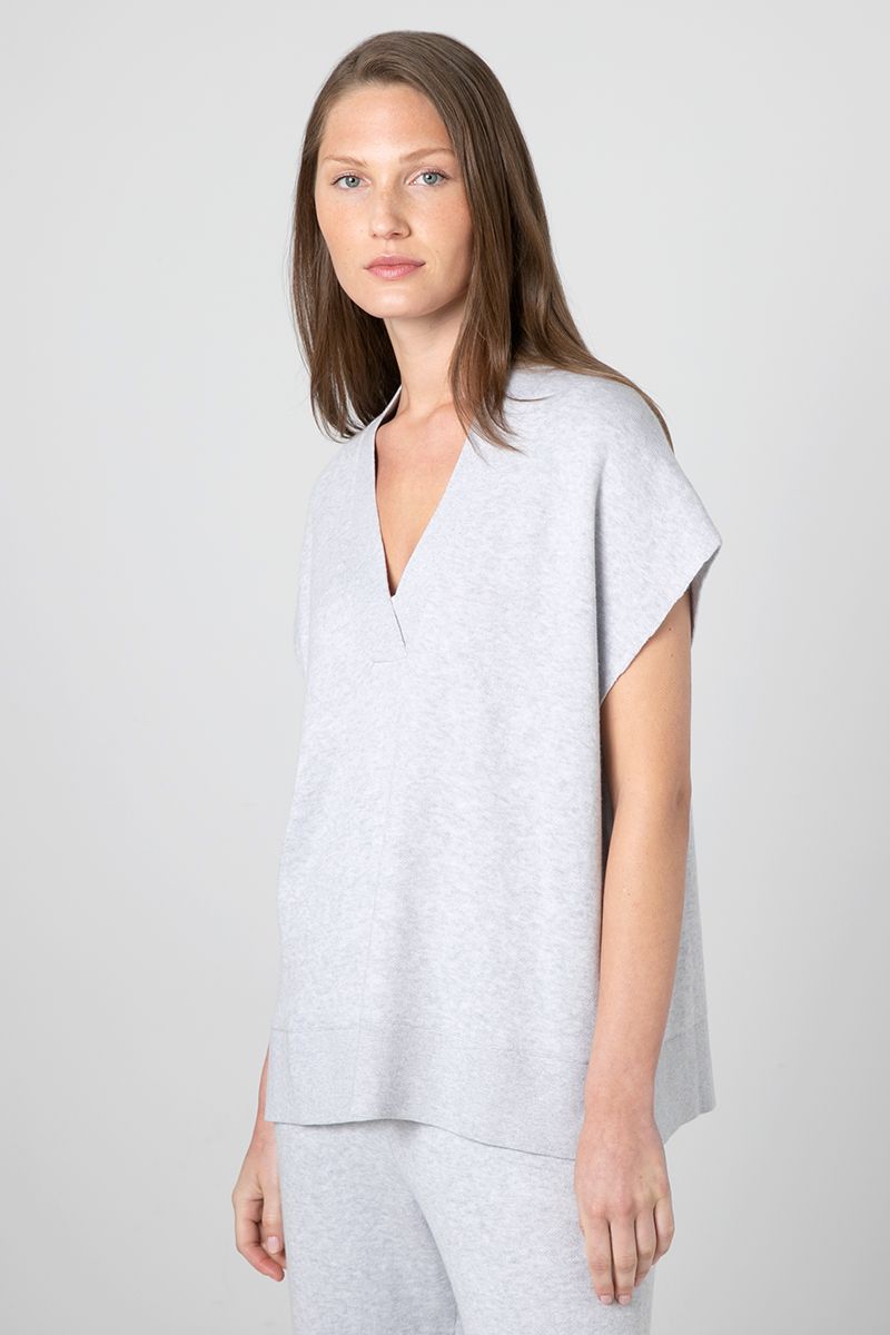 Sleeveless Vee Popover